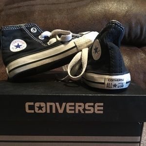 🖤 Toddler High Top Converse shoes 🖤